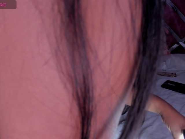 Bratslady, live now on BongaCams