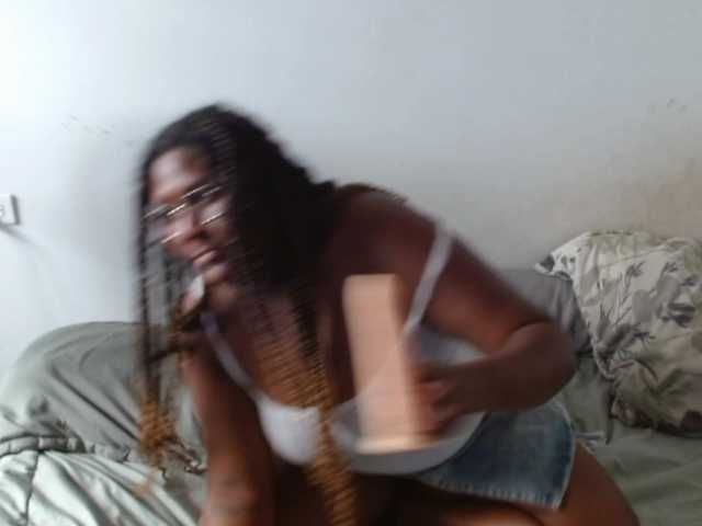 AngelyLiam live cam on BongaCams