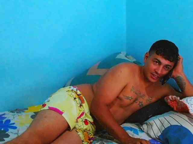 AngelyLiam webcam