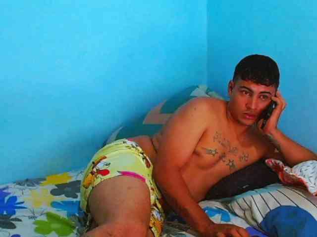 AngelyLiam webcam