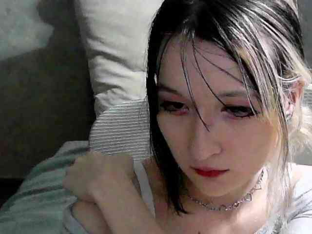 lilfain-baby's live room