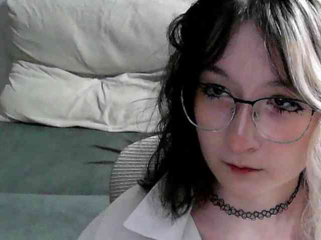 Lilfain-baby's cam show statistics and live stream