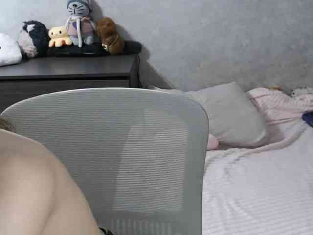 Lilfain-baby live female cam on bongacams