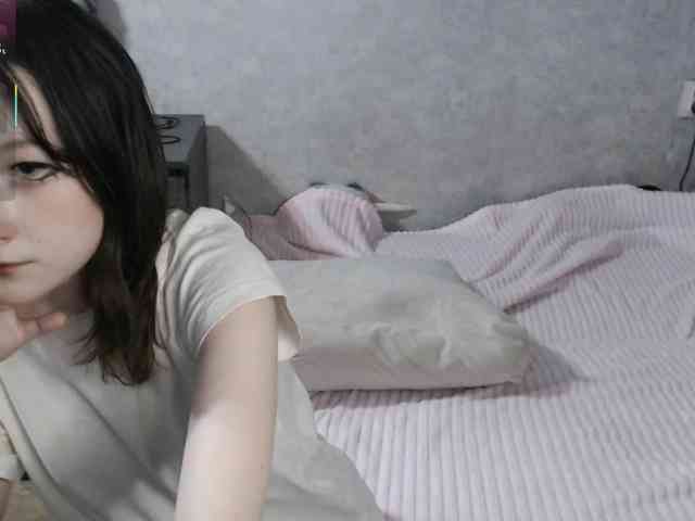 lilfain-baby's live room
