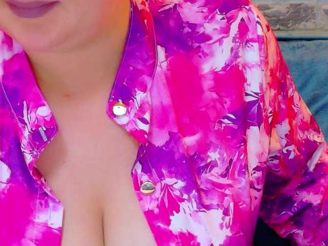 Sensual-Arri live webcam show