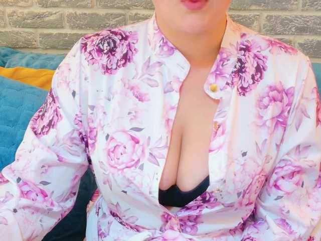Sensual-Arri live webcam show