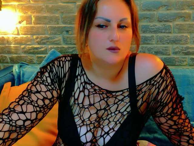 Sensual-Arri live webcam show