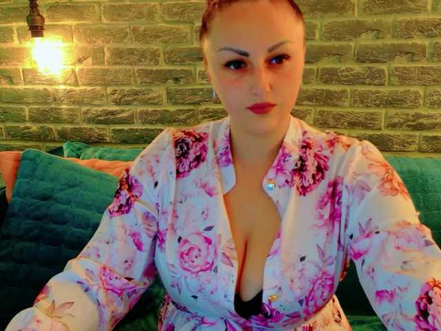 Sensual-Arri live webcam show