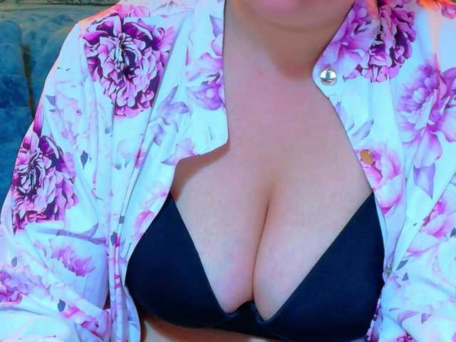 Sensual-Arri live webcam show