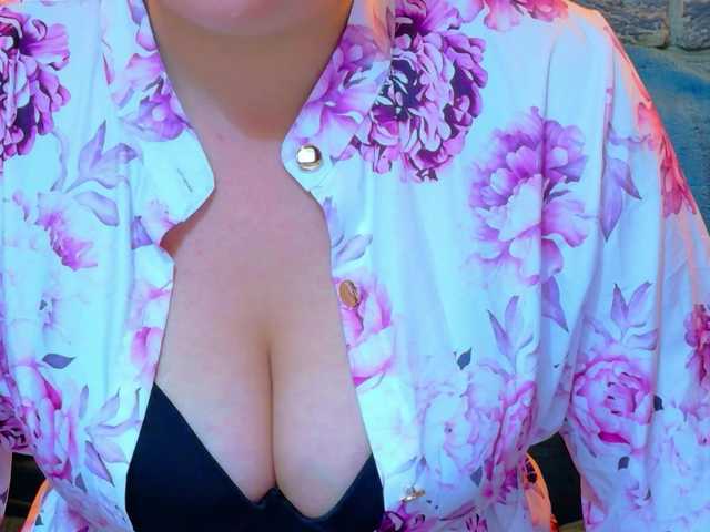 Sensual-Arri live webcam show