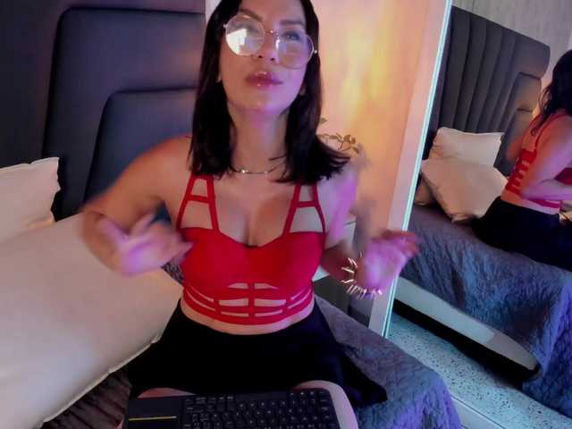 Agatha-milf live cam on BongaCams