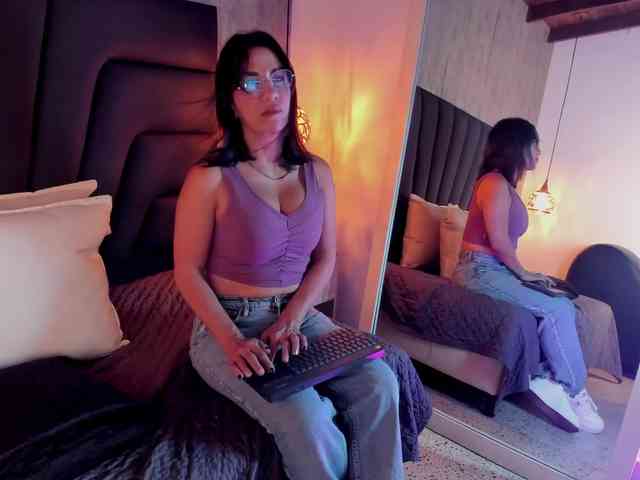 Agatha-milf webcam