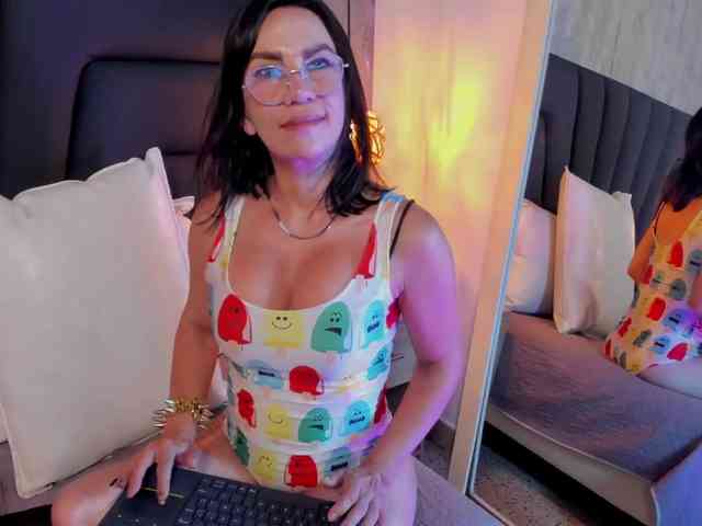 Agatha-milf webcam