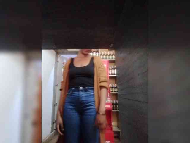 Lucie902 webcam