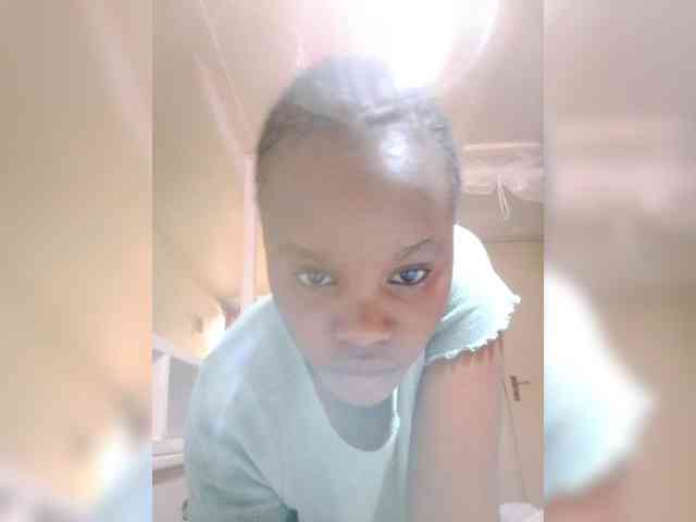 Lucie902 webcam