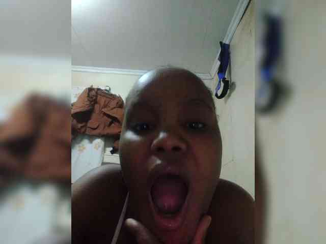 Lucie902 webcam