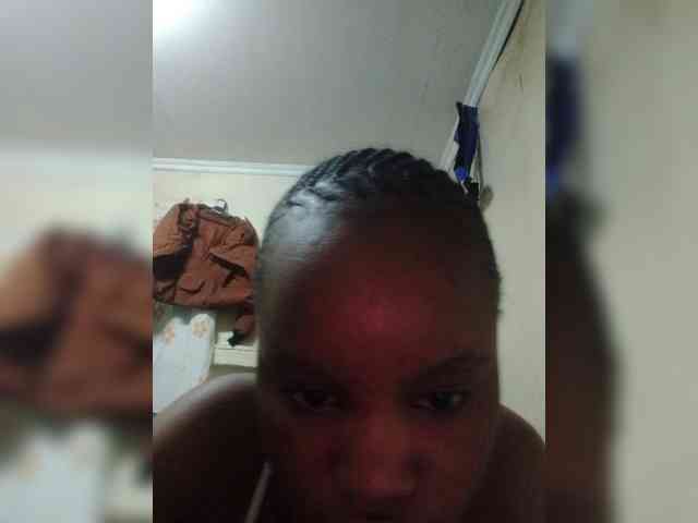 Lucie902 webcam