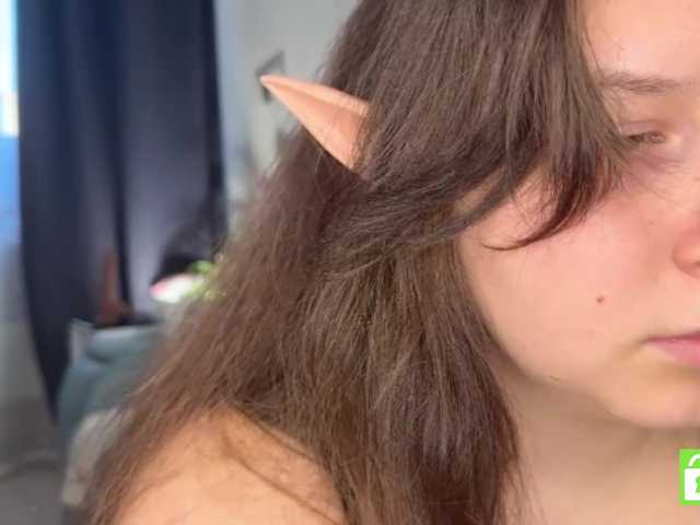 EleanoreZaucha live cam on BongaCams