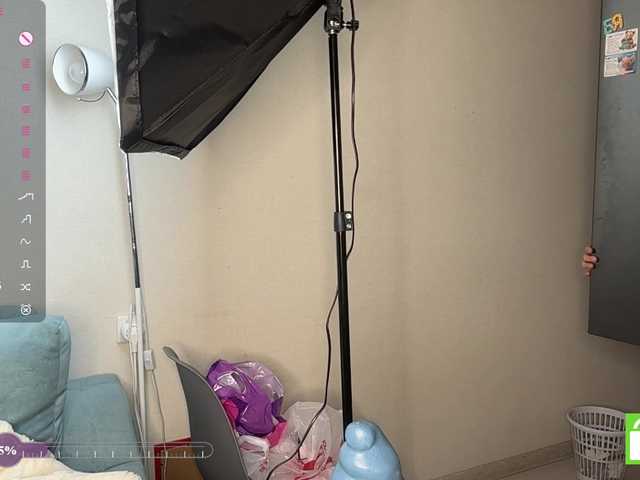 EleanoreZaucha live cam on BongaCams
