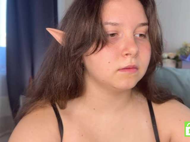 EleanoreZaucha live cam on BongaCams
