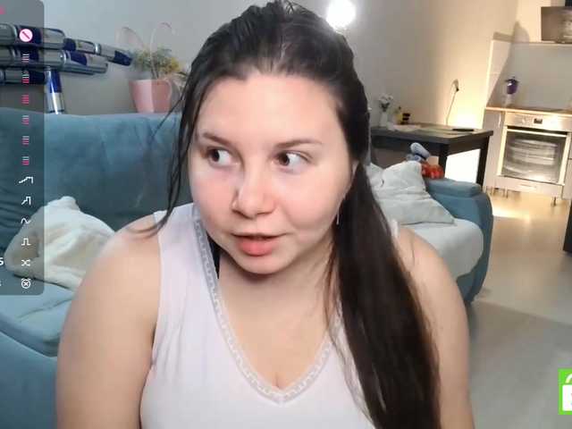 EleanoreZaucha live cam on BongaCams