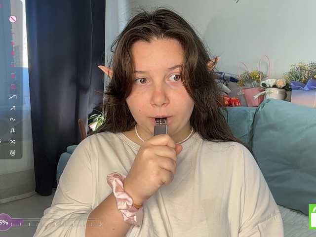 EleanoreZaucha live cam on BongaCams