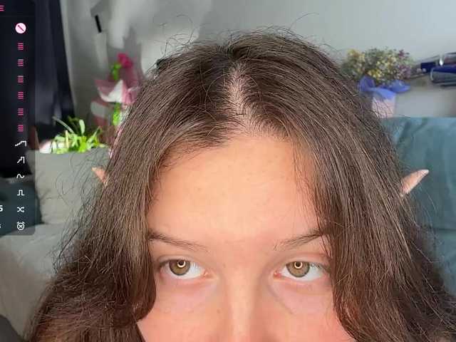 EleanoreZaucha live cam on BongaCams