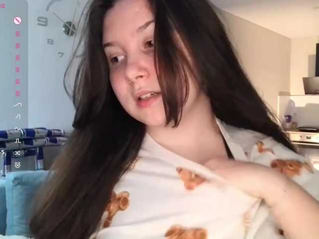 EleanoreZaucha live cam on BongaCams