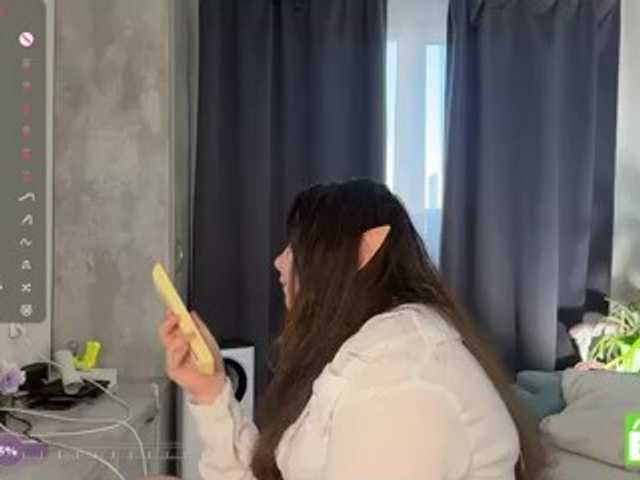 EleanoreZaucha live cam on BongaCams