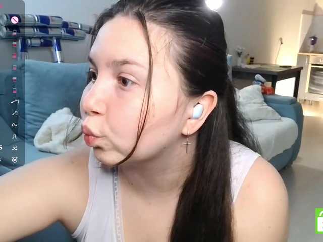 EleanoreZaucha live cam on BongaCams