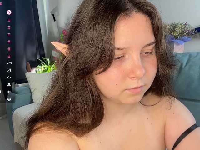 EleanoreZaucha live cam on BongaCams