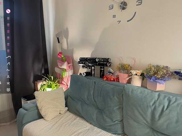 EleanoreZaucha live cam on BongaCams