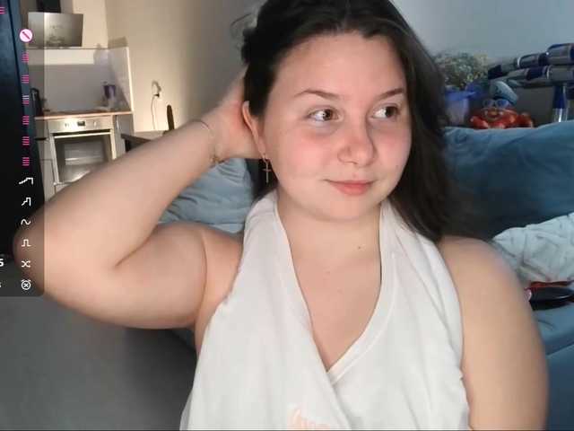 EleanoreZaucha live cam on BongaCams