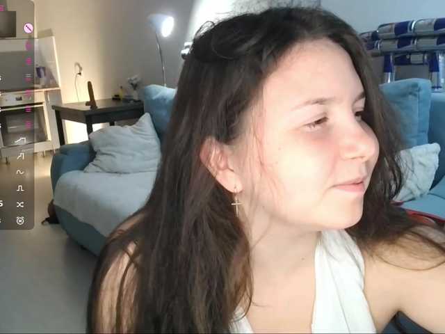 EleanoreZaucha live cam on BongaCams