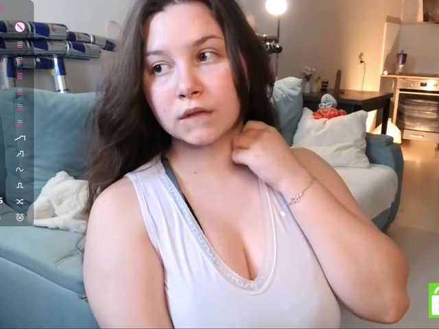 EleanoreZaucha live cam on BongaCams