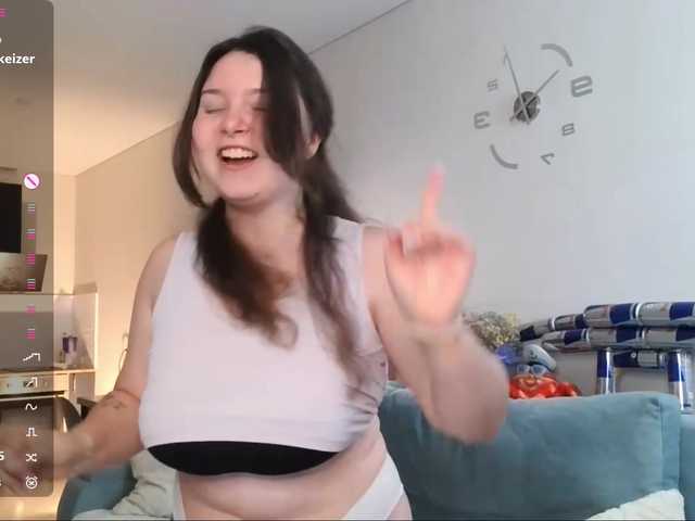 EleanoreZaucha live cam on BongaCams