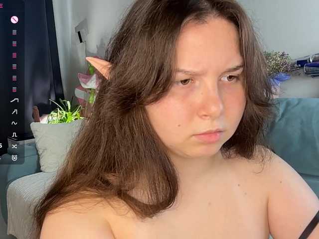 EleanoreZaucha live cam on BongaCams