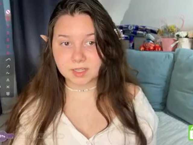 EleanoreZaucha live cam on BongaCams