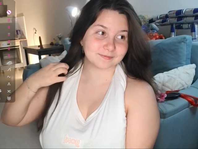 EleanoreZaucha live cam on BongaCams