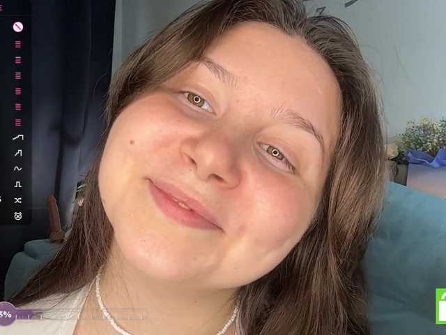 EleanoreZaucha live cam on BongaCams