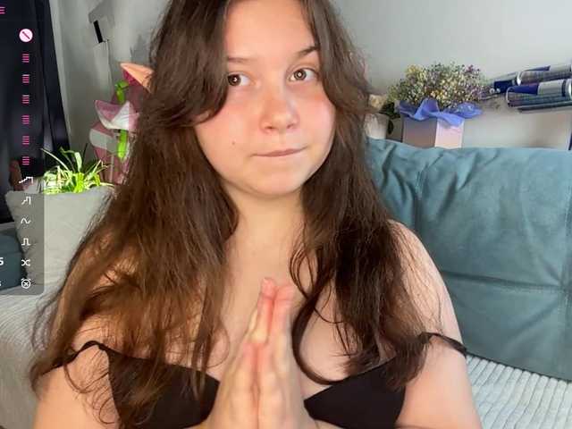 EleanoreZaucha live cam on BongaCams
