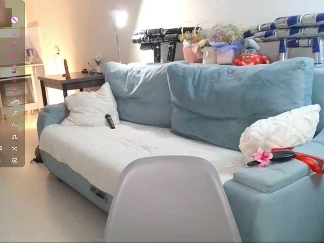EleanoreZaucha live cam on BongaCams