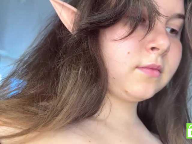 EleanoreZaucha live cam on BongaCams