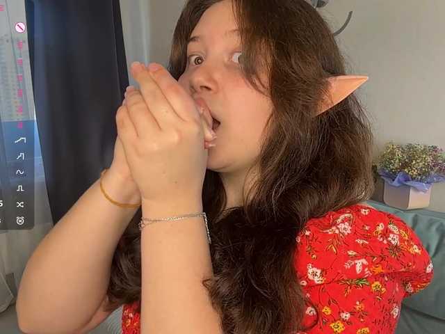 EleanoreZaucha live cam on BongaCams
