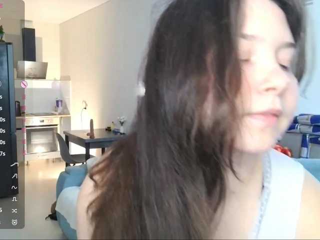 EleanoreZaucha live cam on BongaCams