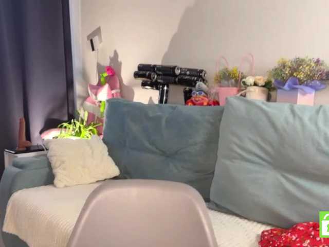 EleanoreZaucha live cam on BongaCams