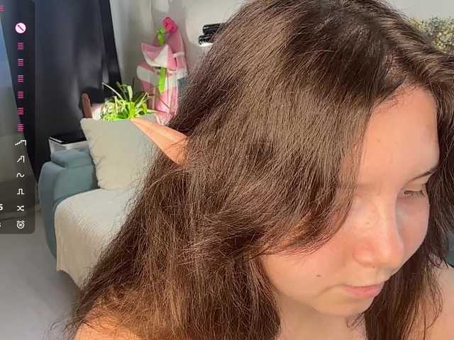 EleanoreZaucha live cam on BongaCams