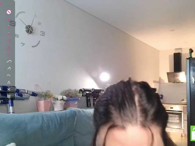 EleanoreZaucha live cam on BongaCams
