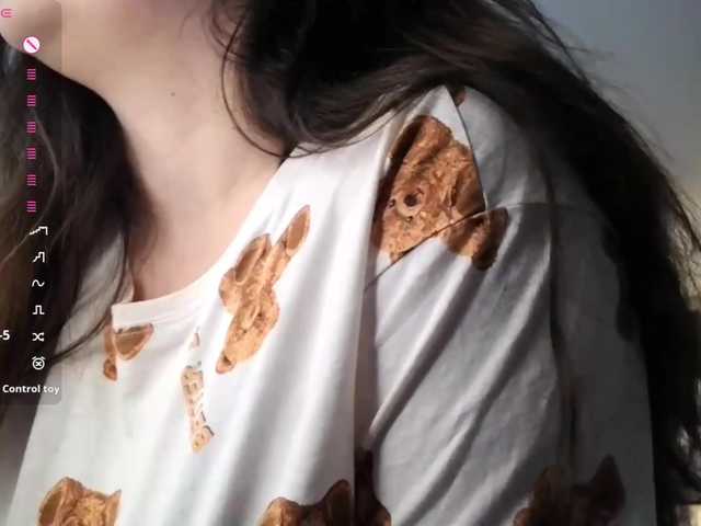 EleanoreZaucha live cam on BongaCams