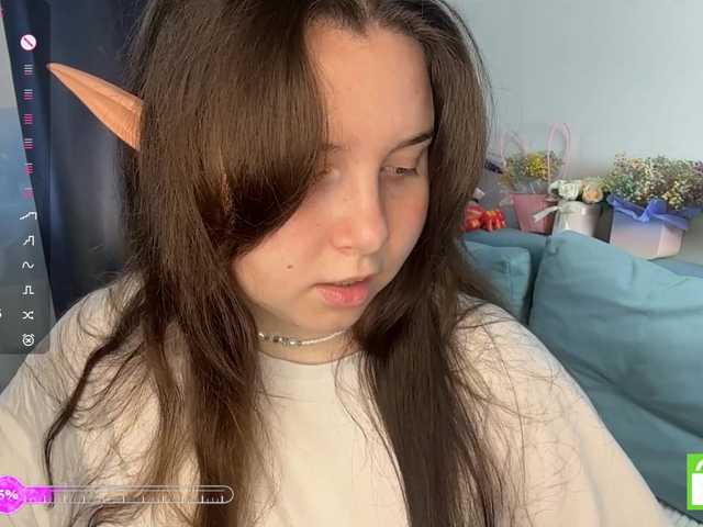 EleanoreZaucha — live female cam
